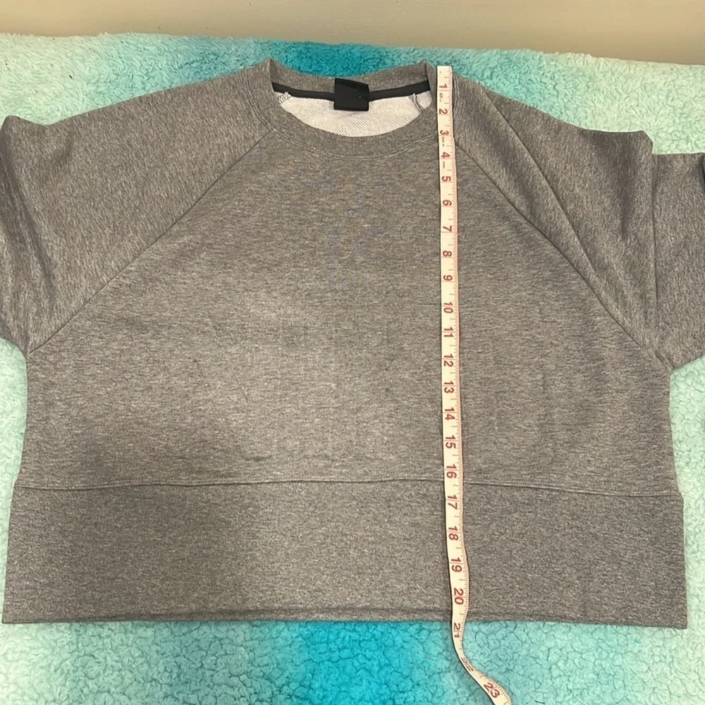 🔥NWOT Nike Dri-FIT Gray Sweatshirt🔥
